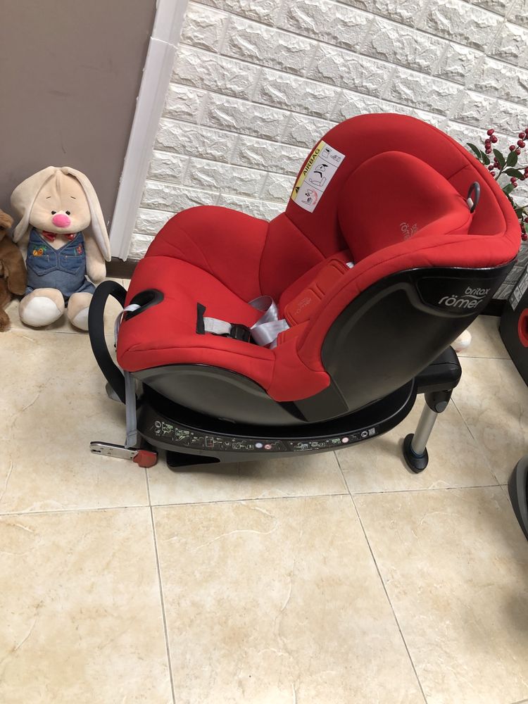 Автокрісло Britax Römer DUALFIX 2R Група 0+/1 (0-18 кг)