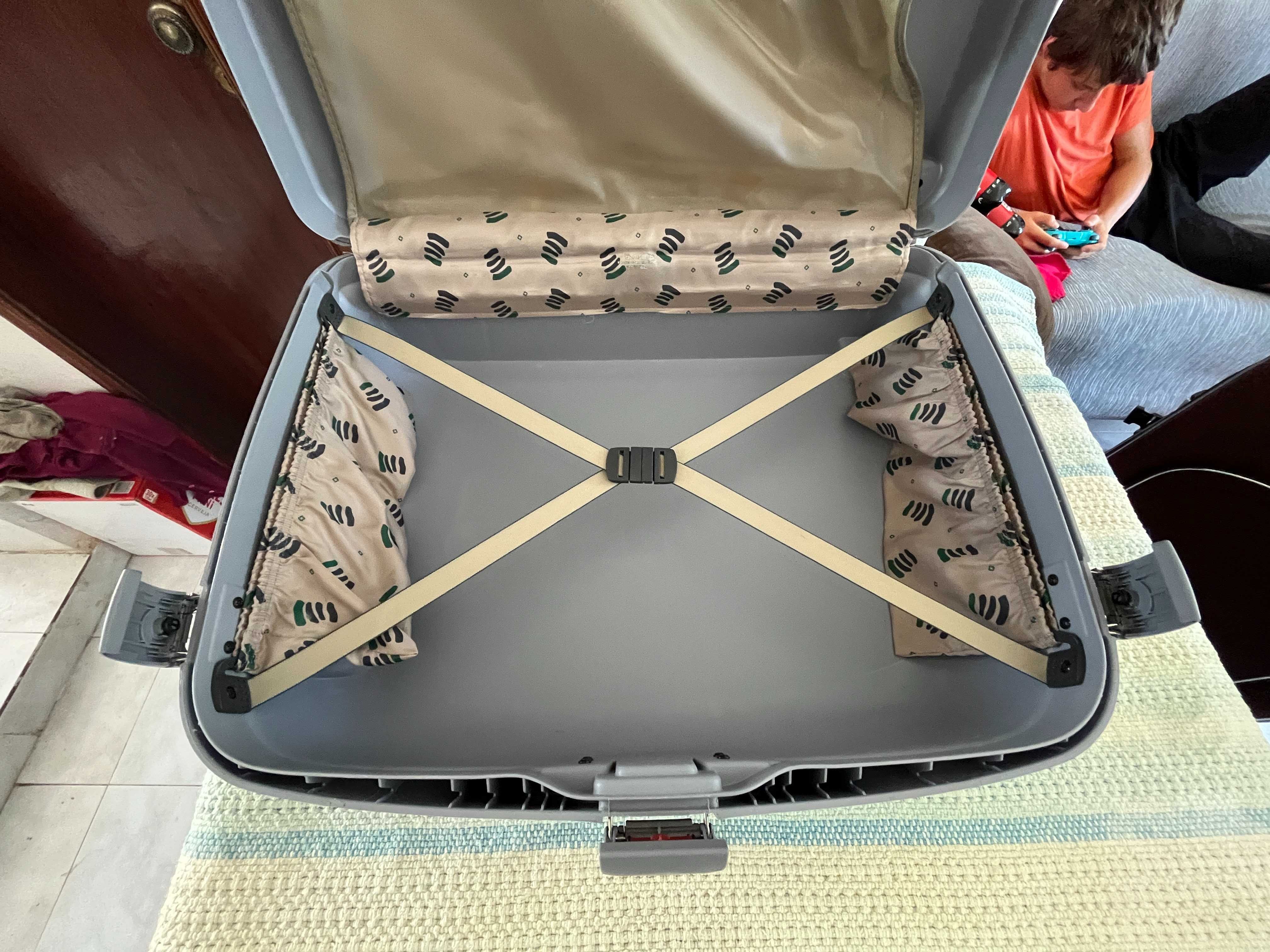 Samsonite - Mala de Viagem Cinzenta com Código e Rígida