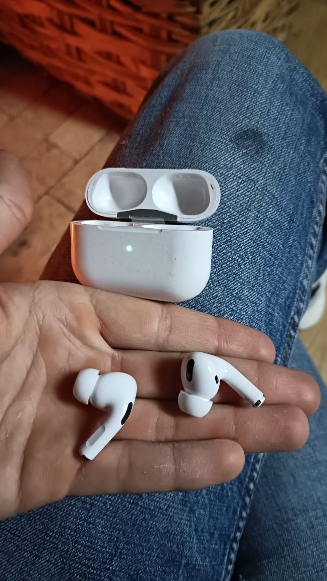 Air pods pro (original )