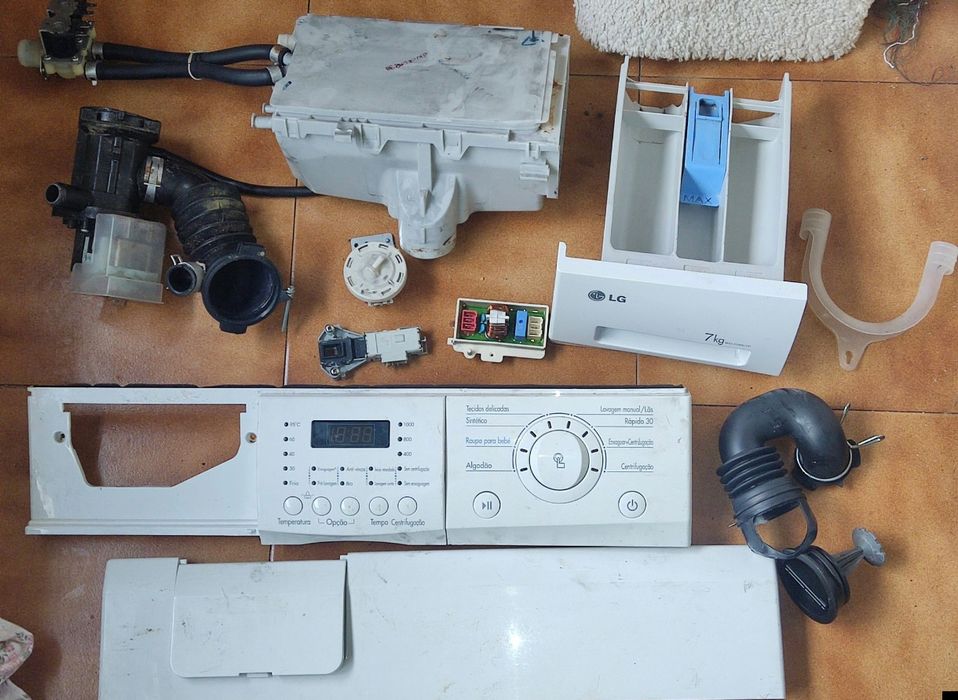 Máquina de lavar roupa LG 7Kgs WD-10490TP para venda de peças