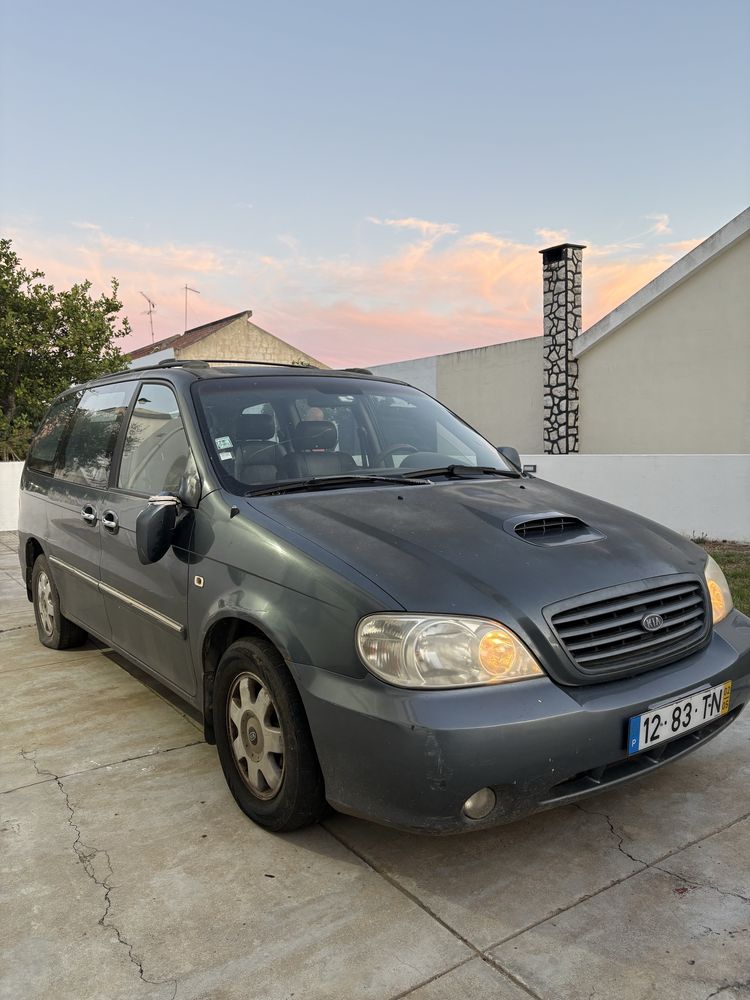 Carrinha Kia carnival
