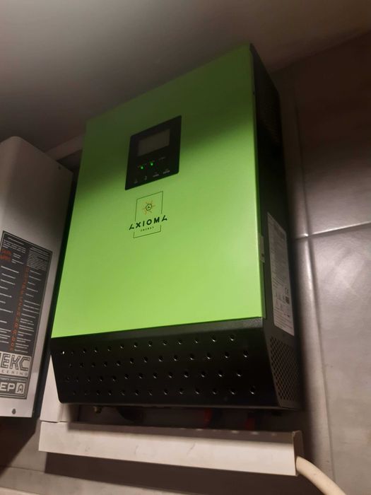 Инвертор гибридный Axiona ISGRIG 4 квт рабочий легкое б/у