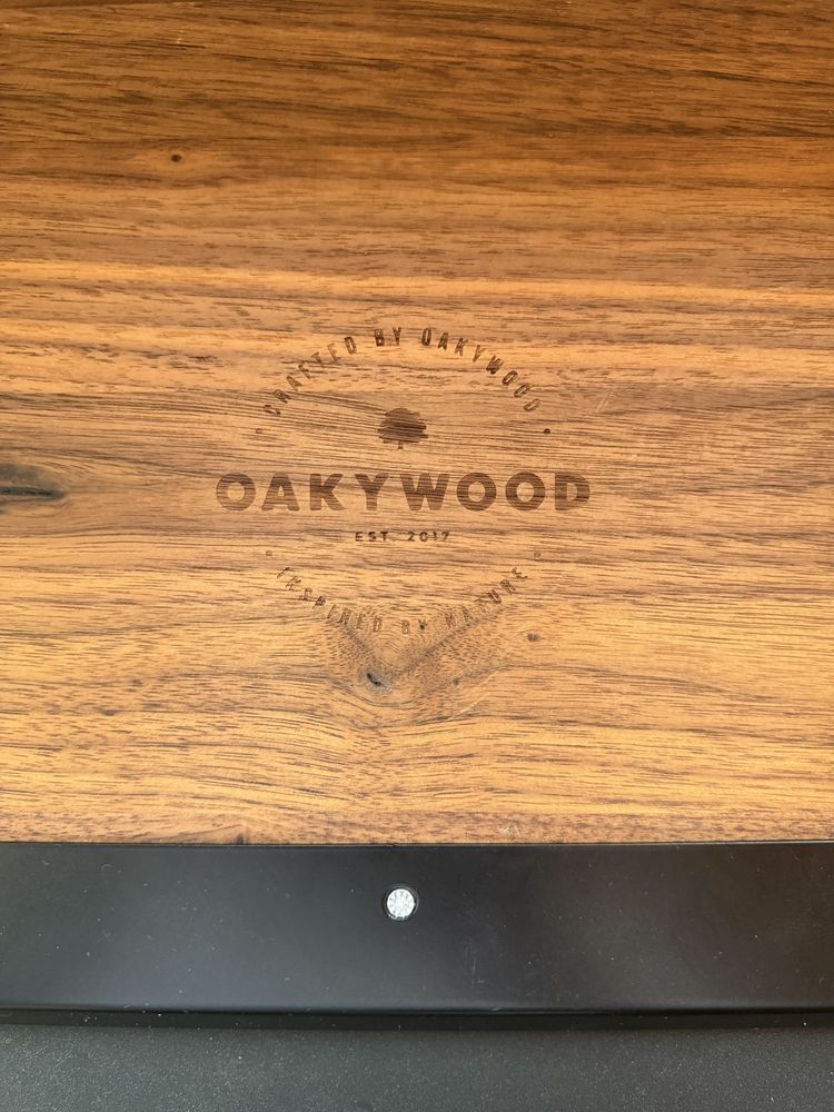 Podstawka pod laptopa OKAYWOOD, z drzewa orzechowego