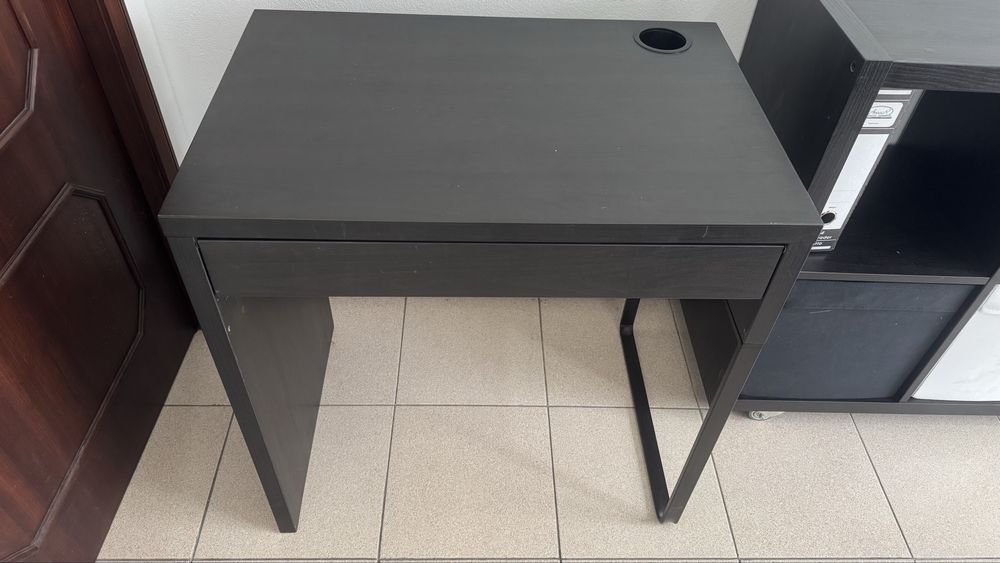 Secretaria com gaveta