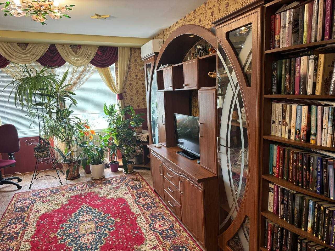 ПРОДАЖА 3-х комнатной квартиры БЕЛЯЕВА, 111 (м-н "Лазурный")