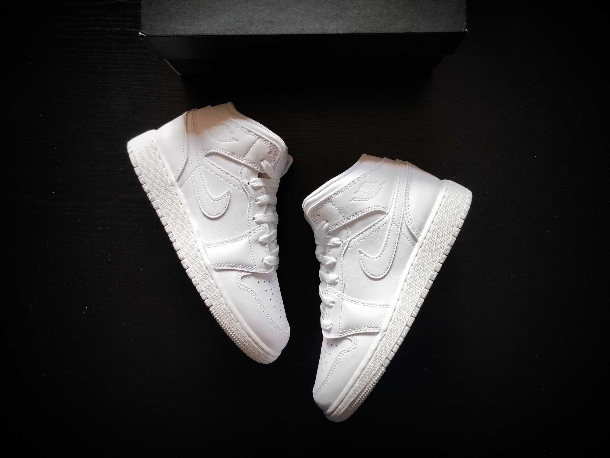 Nike Air Jordan Mid - Triple White r. 37.5 SNEAKERS