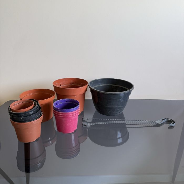 Doniczki osłonki ceramiczne i plastikowe wkłady do doniczek