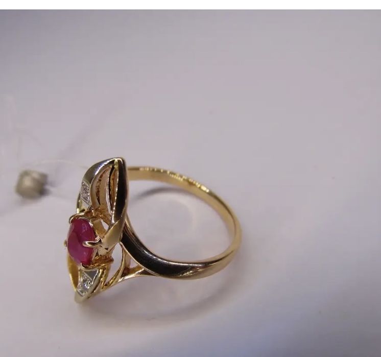 Золотое колечко с рубином