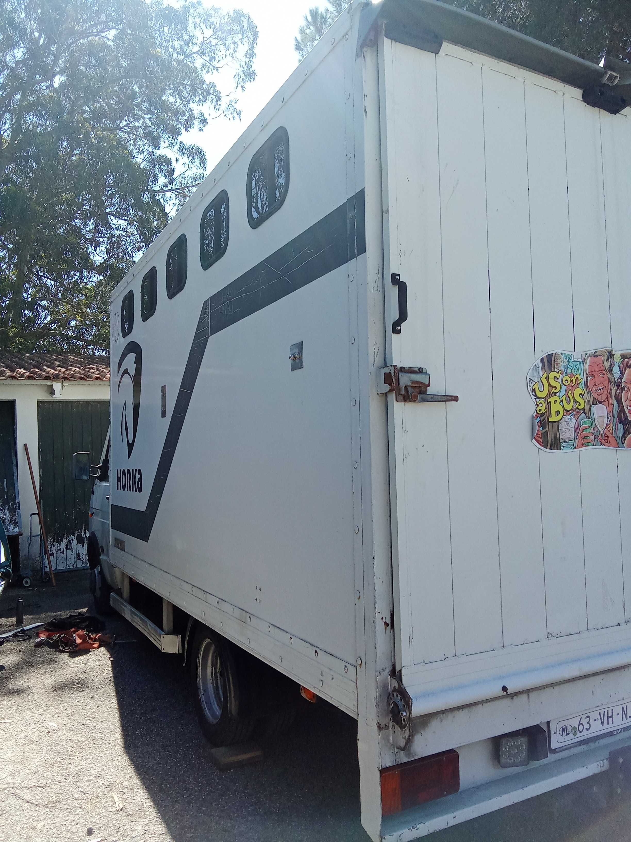 atrelados de carga,atrelados de cavalos e de transporte de carros