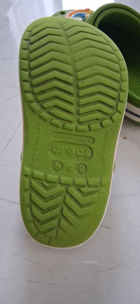 Klapki zielone Crocs C8 9