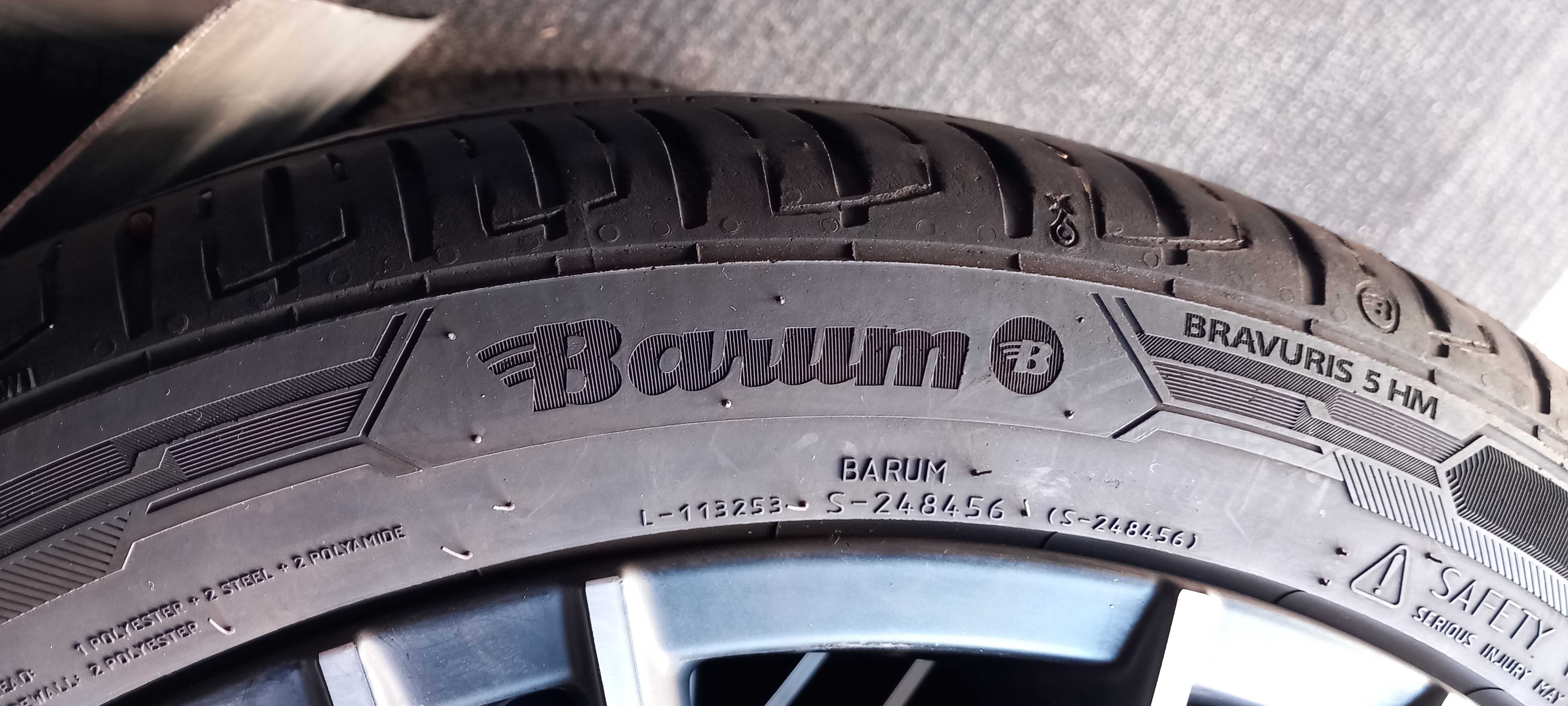 Opony letnie 4x Barum BRAVURIS 5HM 235/40R18 95Y XL, 2022r. Bdb