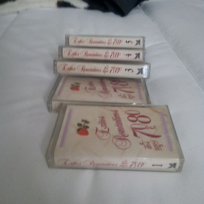 5 Cassetes áudio de êxitos 70/80 (reservadas)