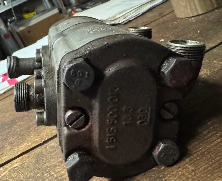 Pompa hydrauliczna Bosch silnik F6L912  Deutz Fahr M2480,M2780 inne