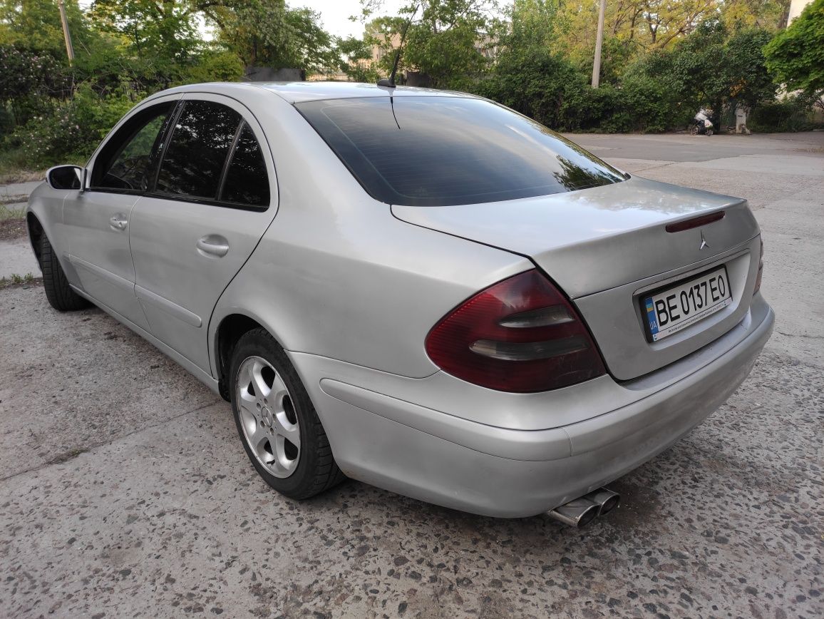 Mercedes Benz 211 2.2 CDI