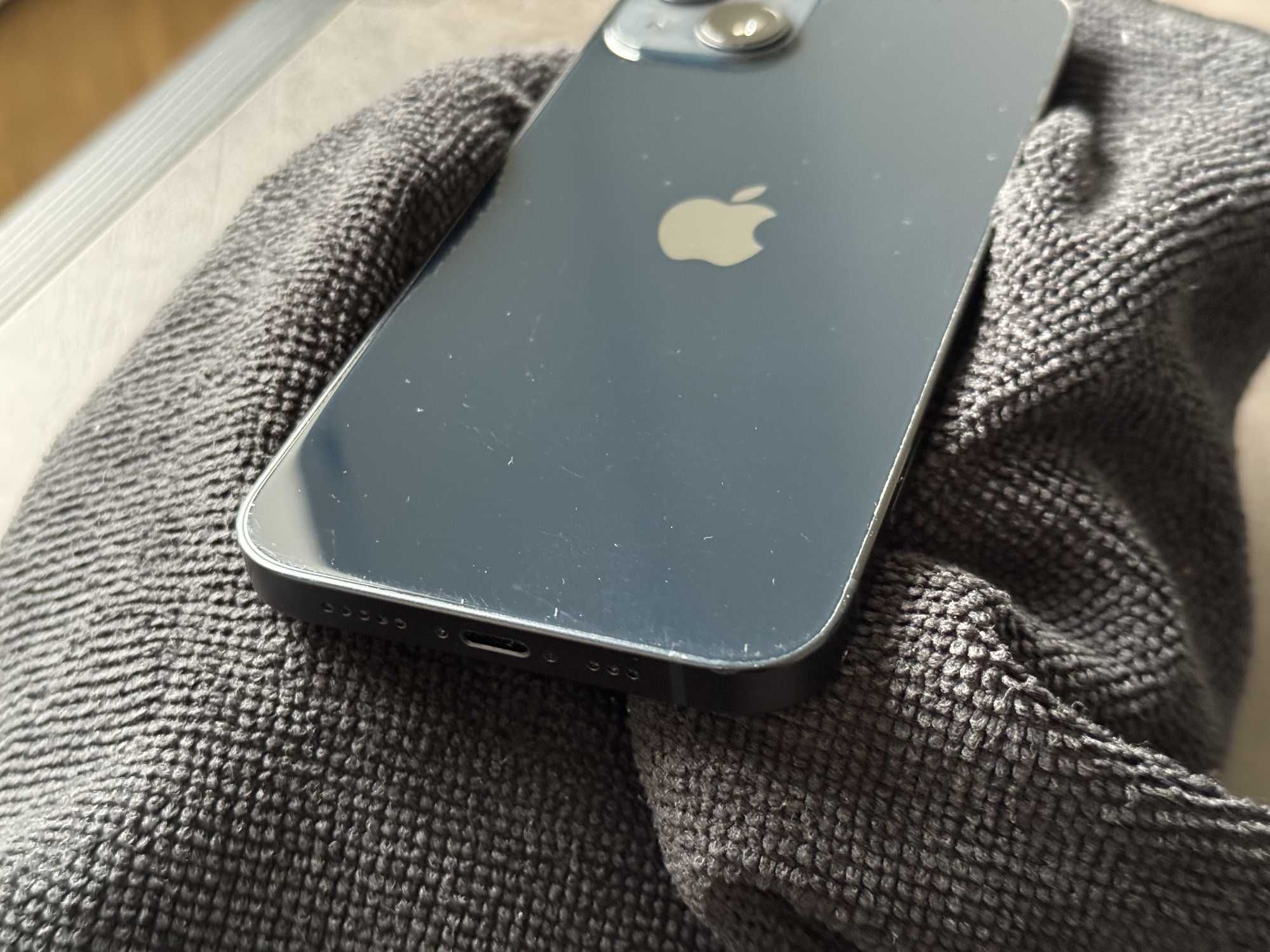 Apple iPhone 13 Midnight (заблокований iCloud, на деталі)