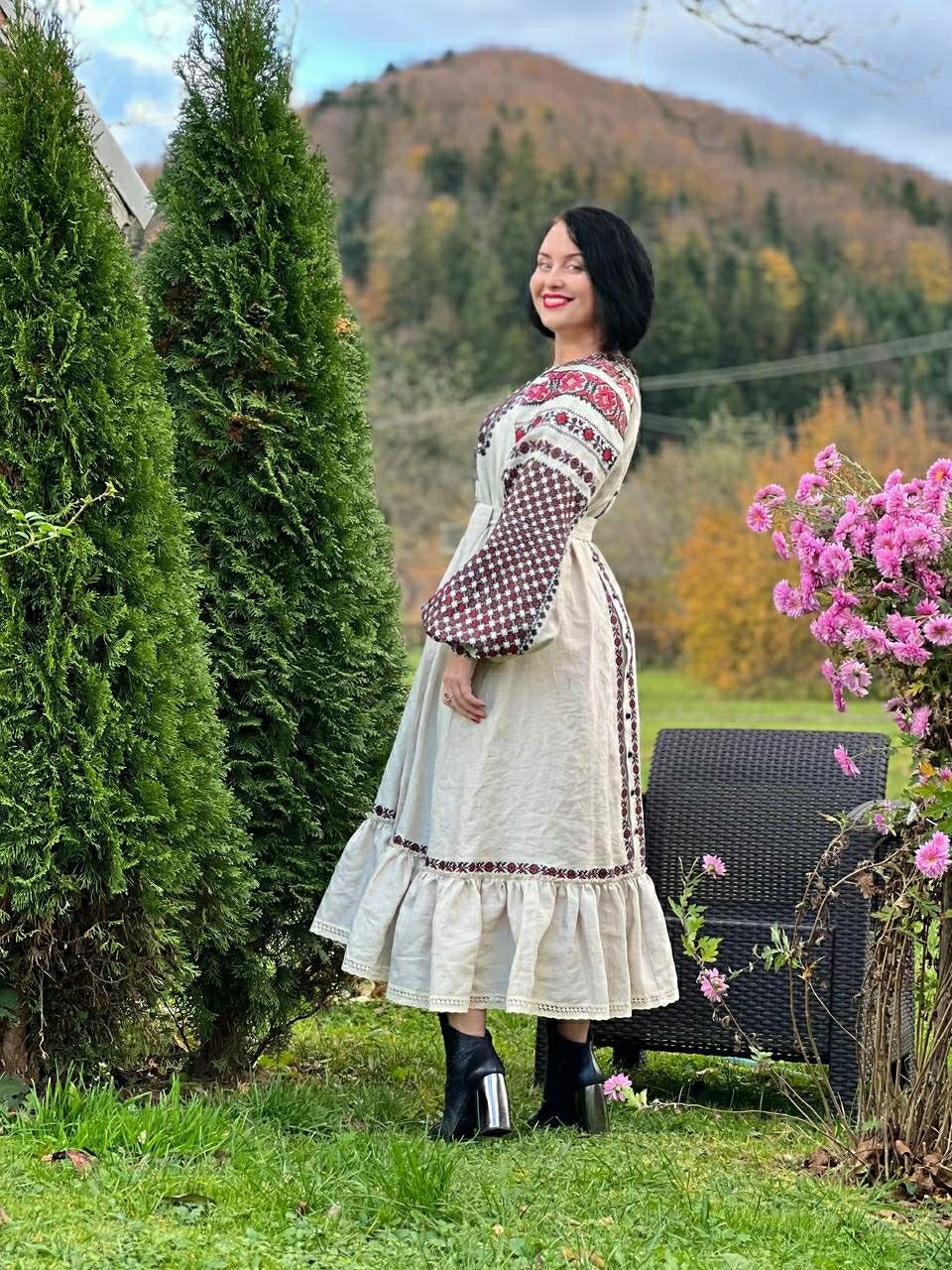 Вишита лляна автентична сукня, сорочка