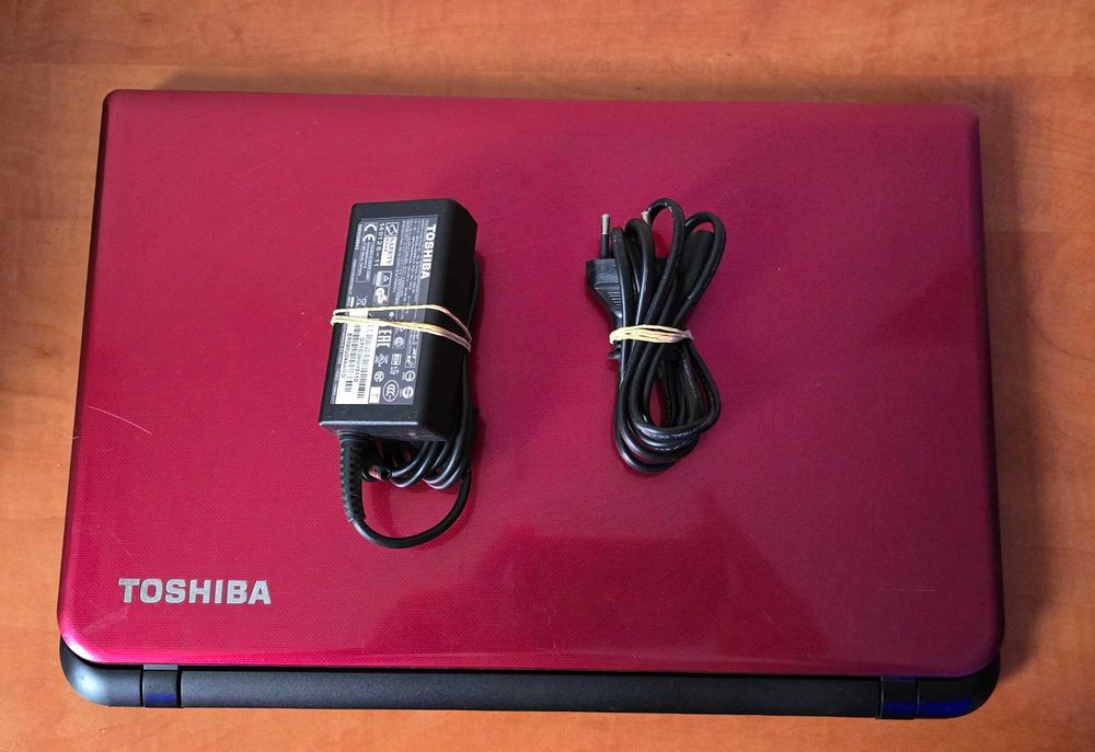 Toshiba Satellite L50D-B-14P/i3/6Gb/500Gb/Radeon R7 2Gb/zasilacz