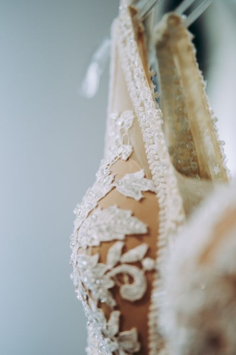 Sukienka ślubna biała