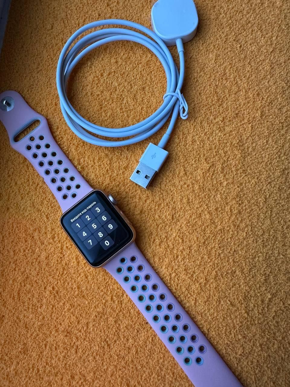Apple Watch Series 3 38 мм (GPS, A1858),  зарядка + 2 ремінці