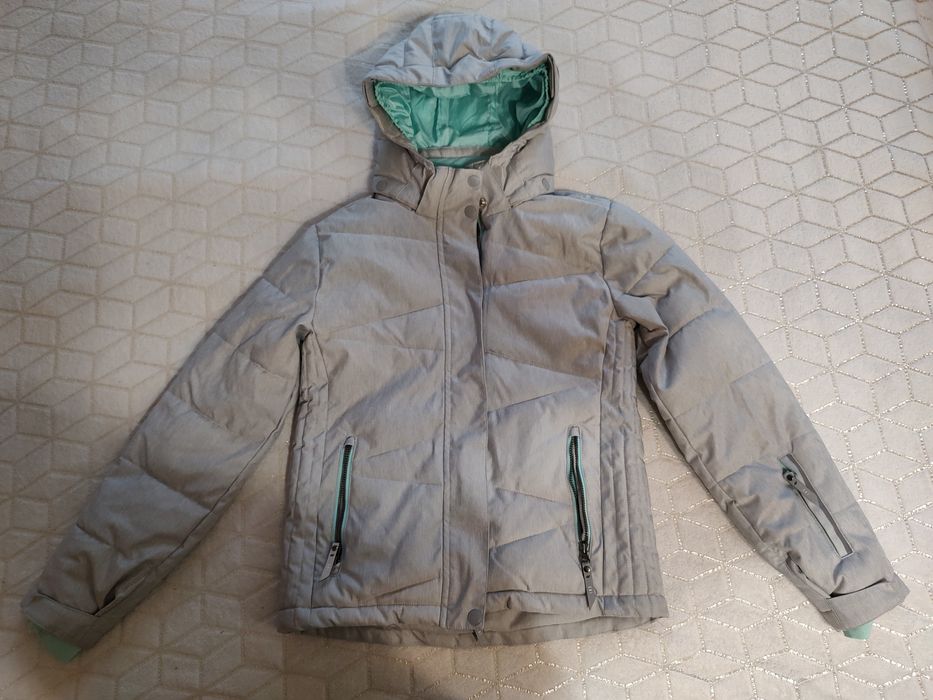 Kurtka dla dziewczynki 140 cm  4F + czapka i rękawiczki w gracisie
4f.