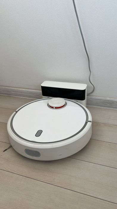 Продам робот-пилосос Xiaomi Mi Robot Vacuum