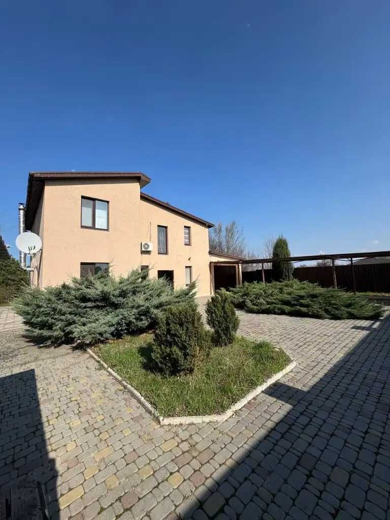 Продам 2х поверховий будинок в Підгородному