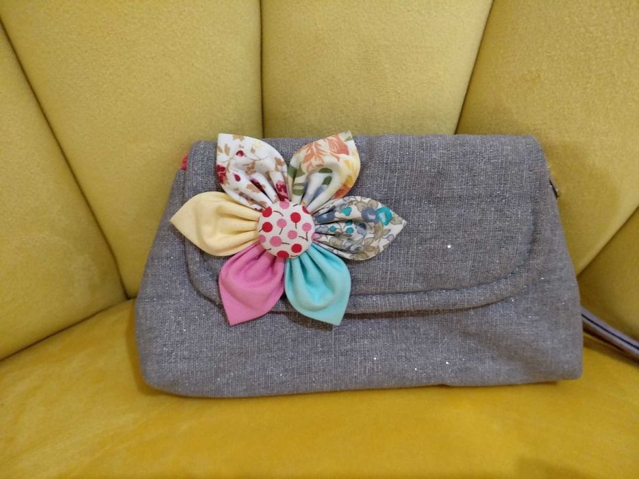 Mala Artesanal com Flor