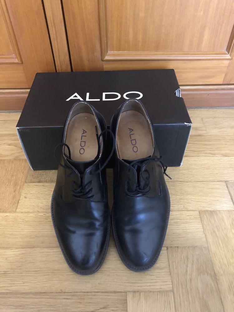 Sapatos homem, cor preta, marca Aldo, tamanho 42