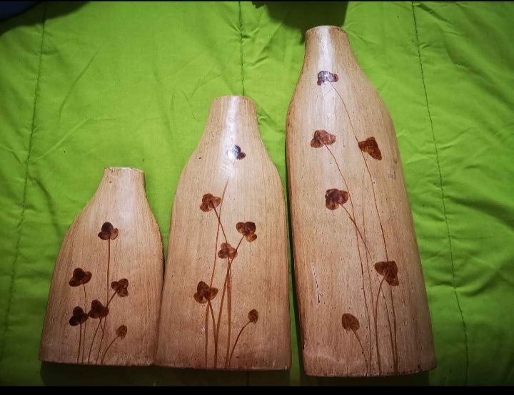 Conjunto de jarras de barro