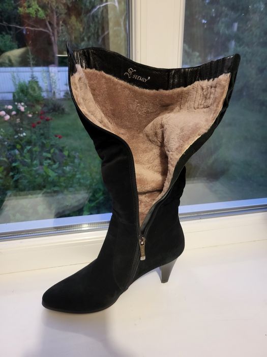 Замшеві зимові жіночі чобітки 36 розміру