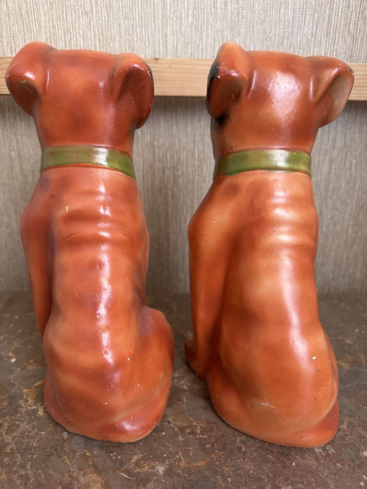 Conjunto cães em loiça
