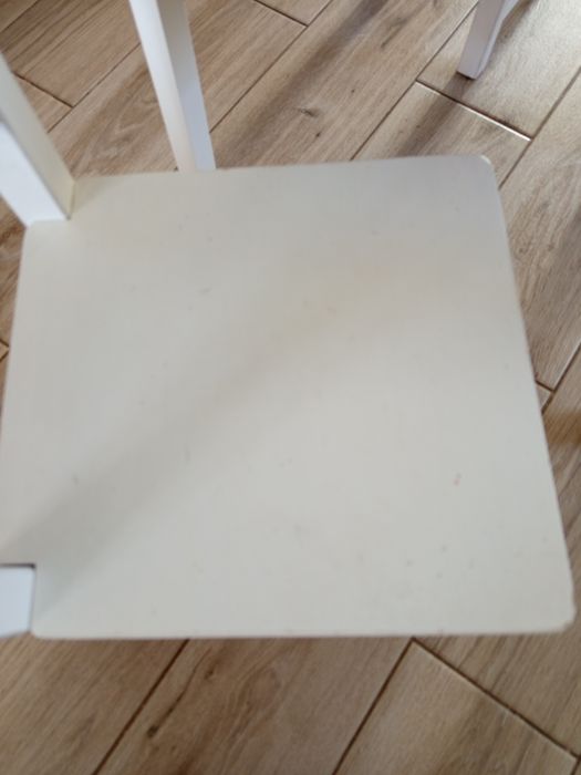 Stolik z krzesełkami Ikea dla dzieci