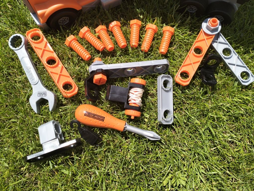 Ciężarówka z dźwigiem Black and Decker Smoby