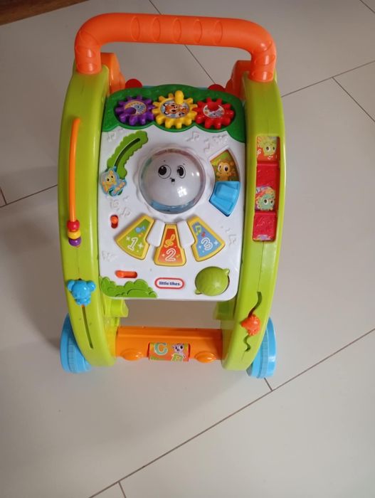 Pchacz, chodzik dla dziecka.