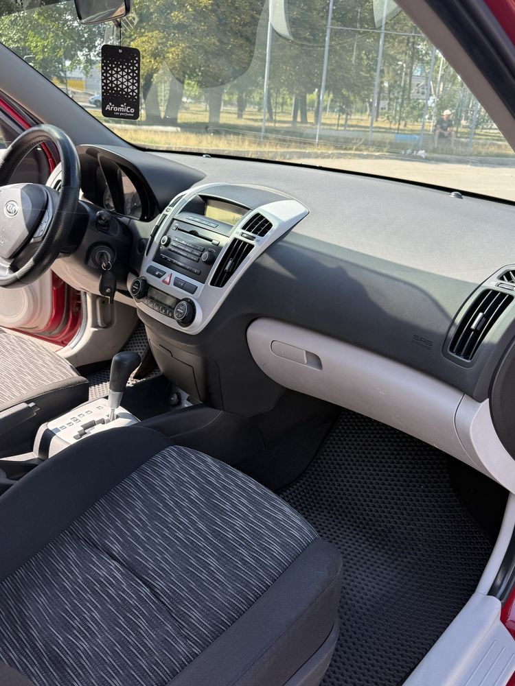 Kia Ceed 2.0 автомат