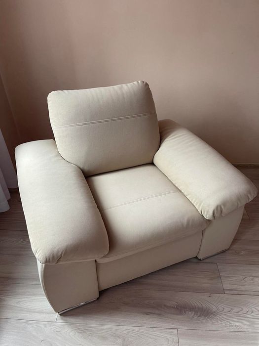 Piekny fotel jak nowy wygodny hit musthave.