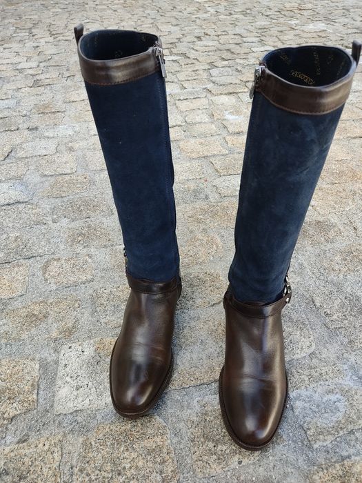 Botas cano alto, em pele, como novas