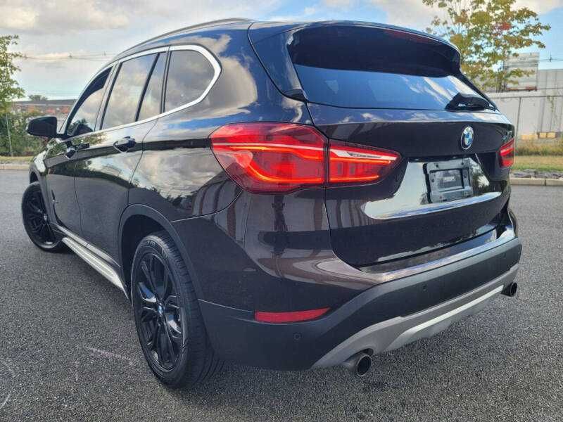 2016    BMW    X1