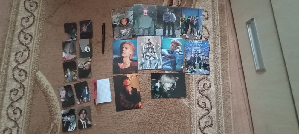 Карточки Бтс аесра та плакати.