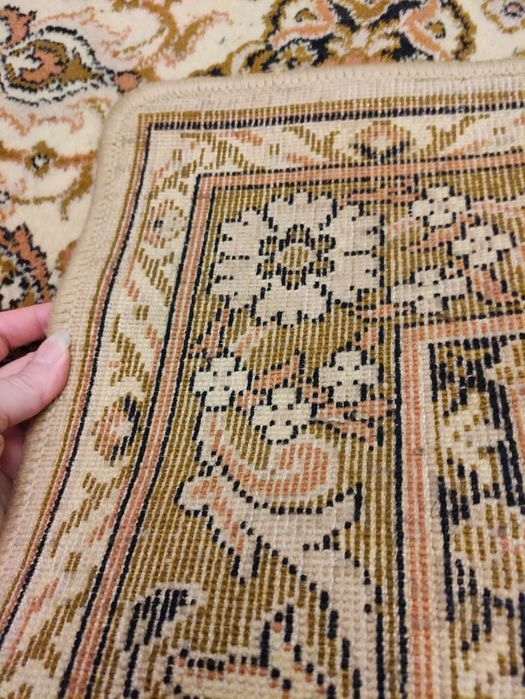 Продам килими вживані.