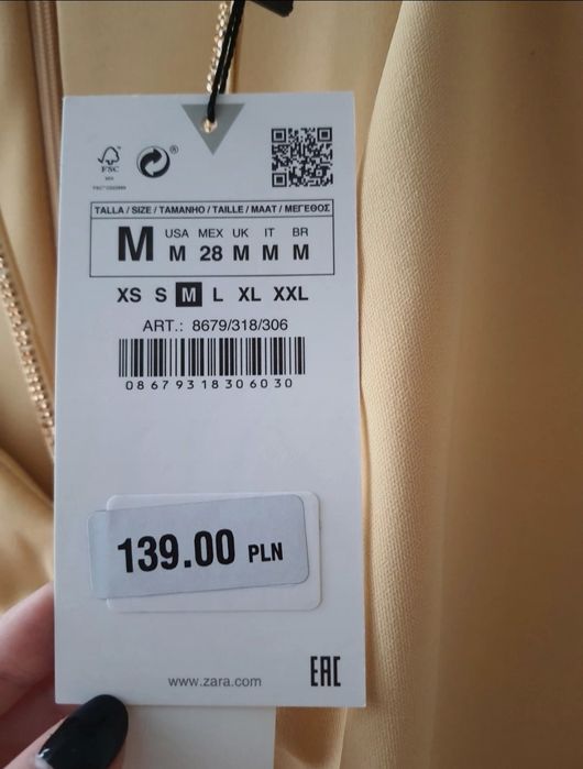 Żółta sukienka mini z wiązaniem