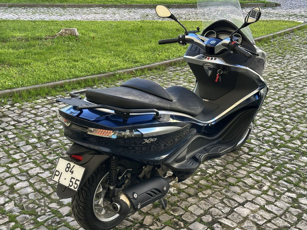 Maxiscooter Piaggio X10  125cc excelente estado
