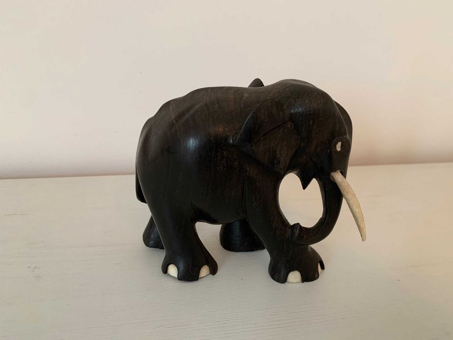 Figurka słoń z drewna rzeźba sztuka rdzenna plemienna Afryka