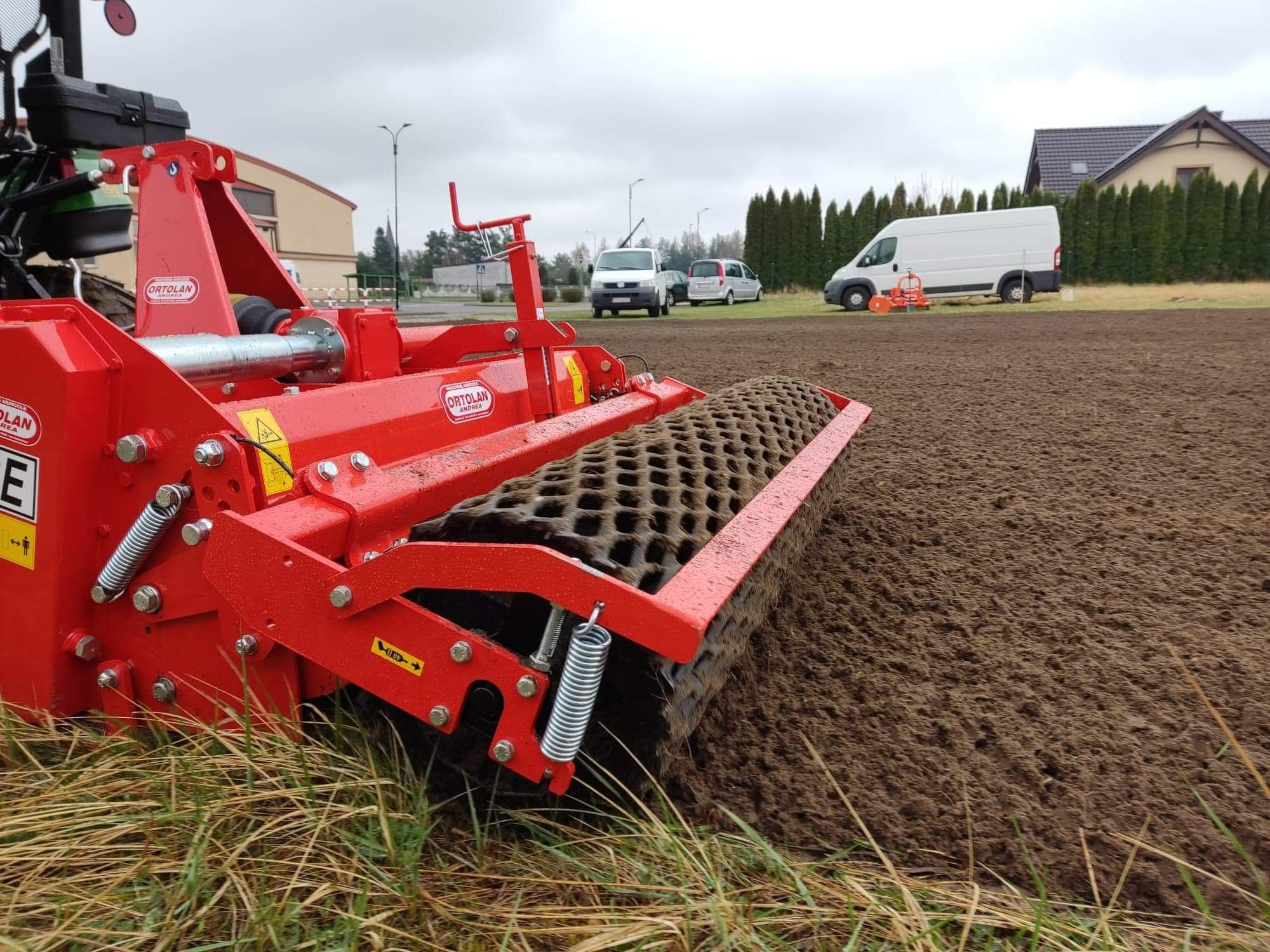 Mini traktor ładowarka, glebogryzarka separacyjnya usł. ogrodnicze