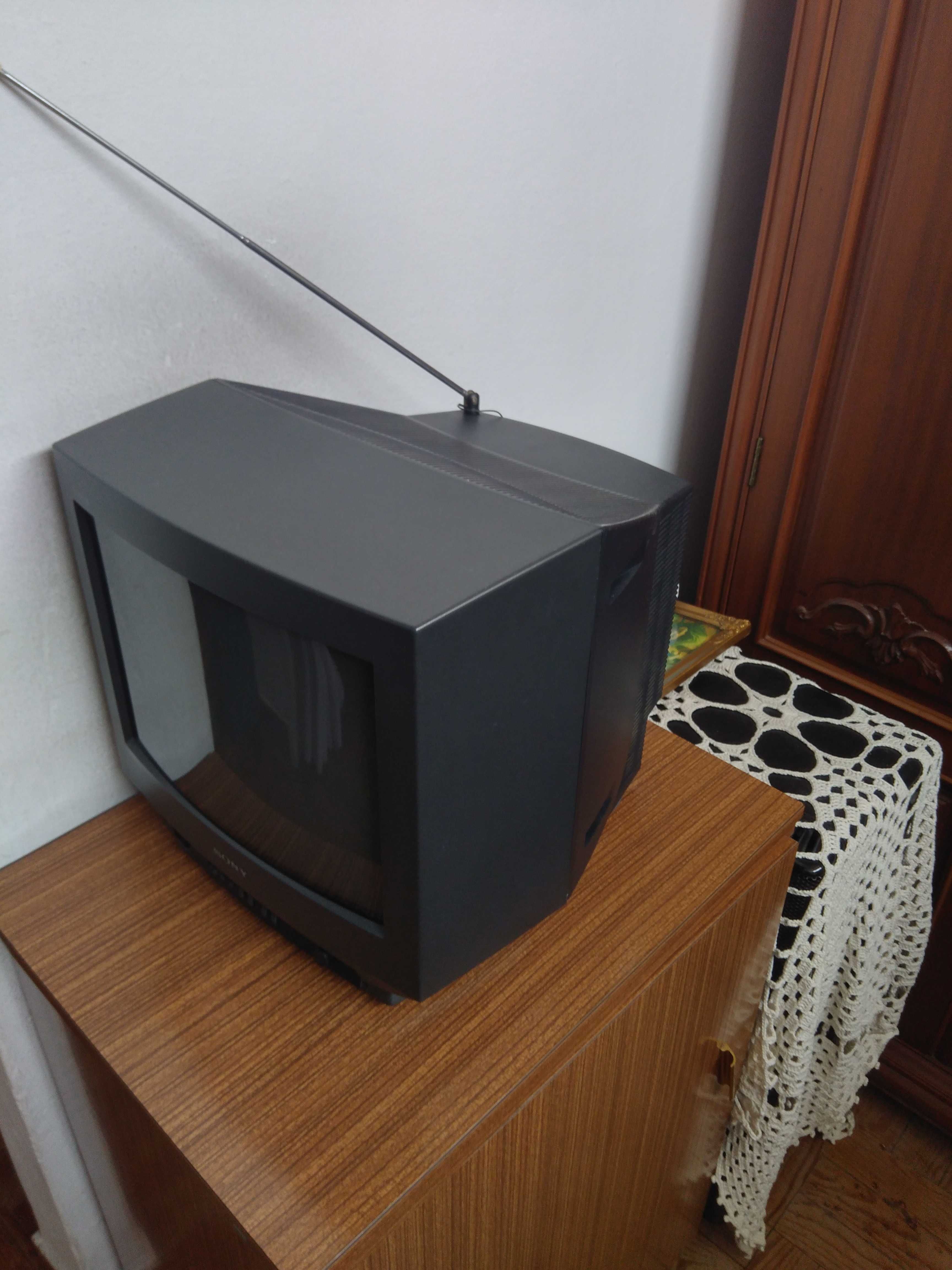 Televisão Sony pequena