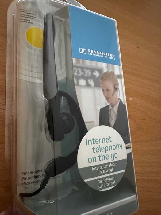 Wired Sennheiser Earpiece with Microphone64550651464449123