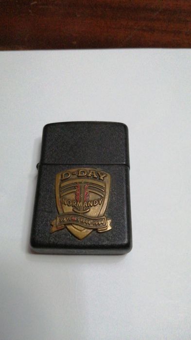 Zippo alusivos a comemoração