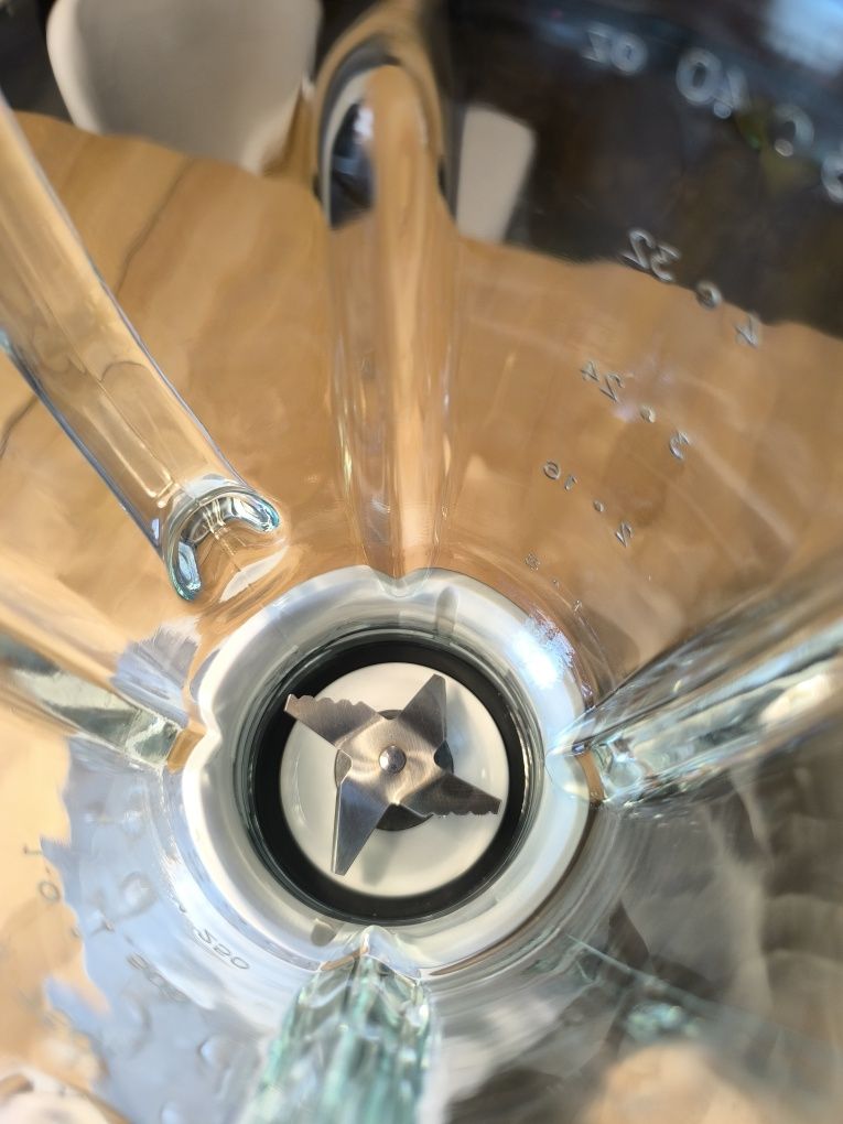 Liquidificadora Philips essence a funcionar perfeitamente