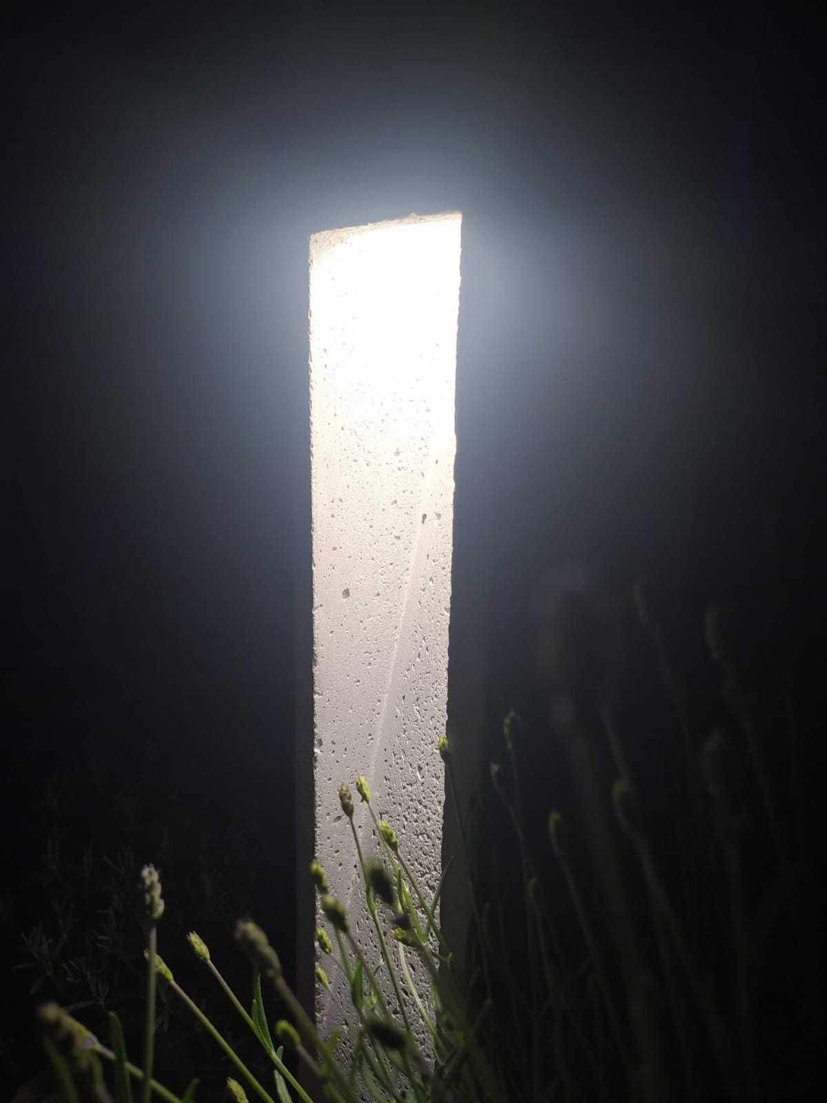 Betonowa lampa ogrodowa beton architektoniczny oświetlenie donice