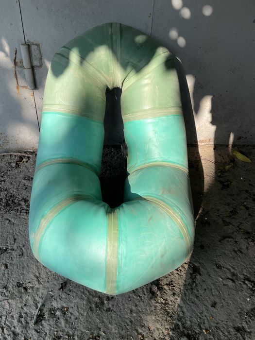 Надувное кресло-подушка в лодку